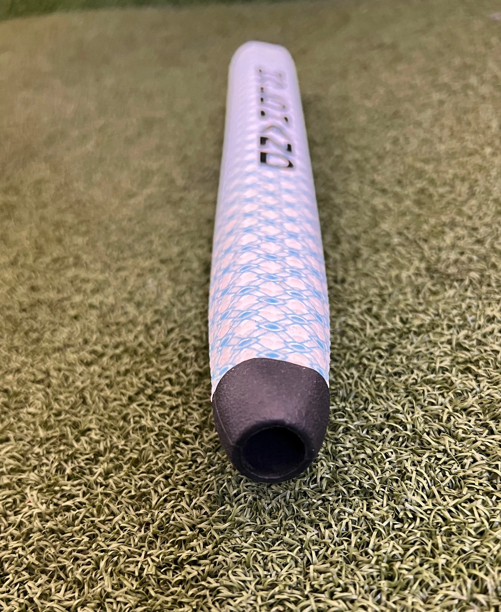 Www.chipnputt.com HoldHand Anti-slip Golf Putter Grip With Silicon Dot Microfiber, Blue, New! 6 Www.chipnputt.com HoldHand Anti-slip Golf Putter Grip With Silicon Dot Microfiber, Blue, New! - Image 4